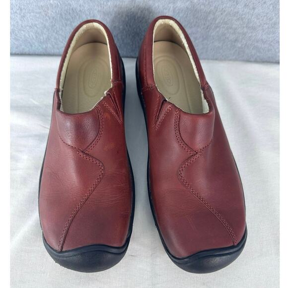 Keen Woman’s sz 9.5 Concord Red/Brown Leather Clogs Slip On Comfort - Picture 2 of 11